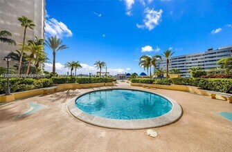 Building Photo - 7601 E Treasure Dr