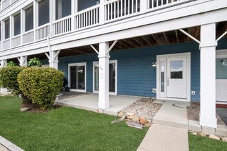 Building Photo - 5 River Row