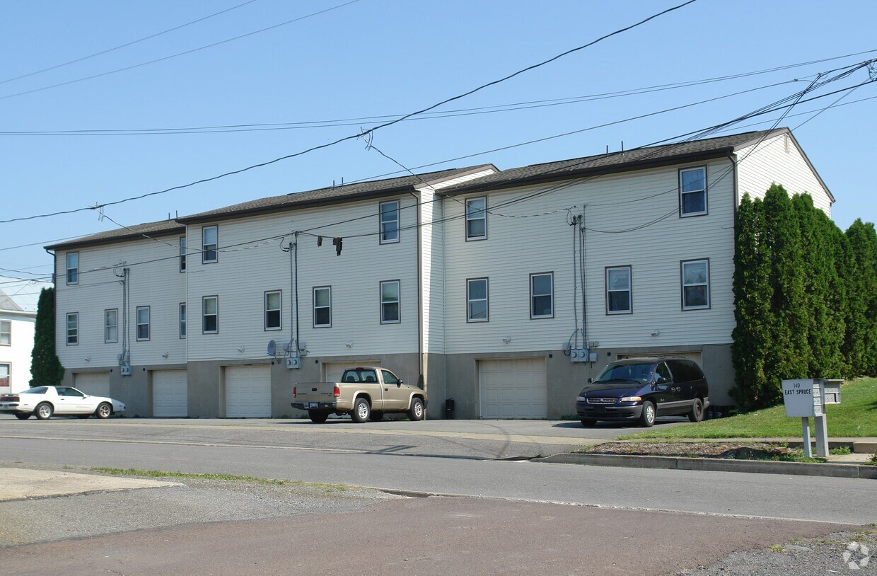Building Photo - 140 E Spruce St