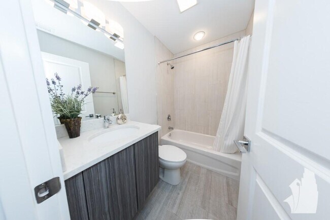 Building Photo - 2 bedroom in Chicago IL 60647