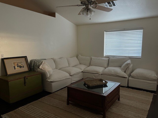 Foto del edificio - 3571 N Moore St