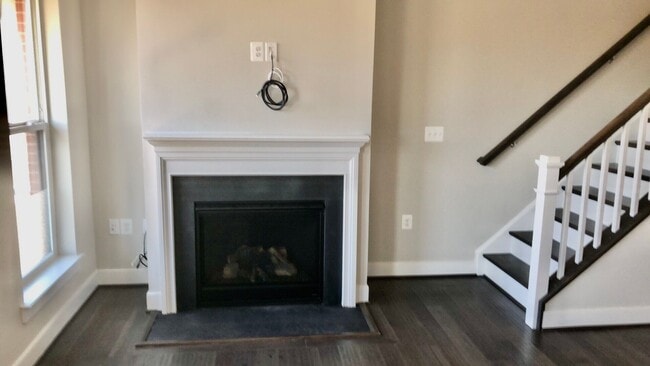 Building Photo - 22939 Sullivans Cove Sq