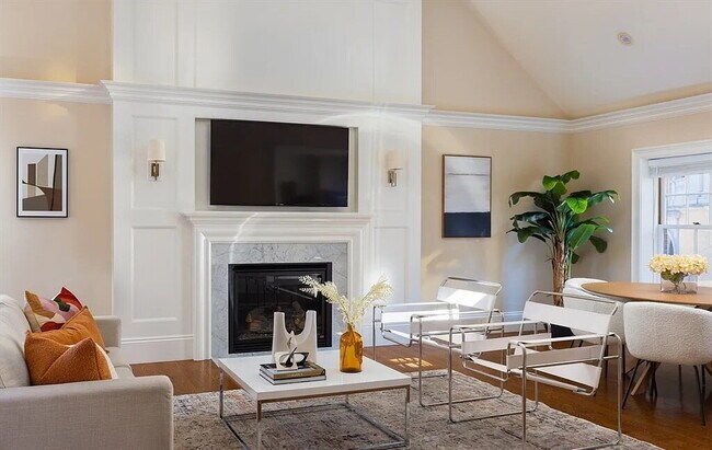 Foto del edificio - Bright & Spacious Unit with Natural Light