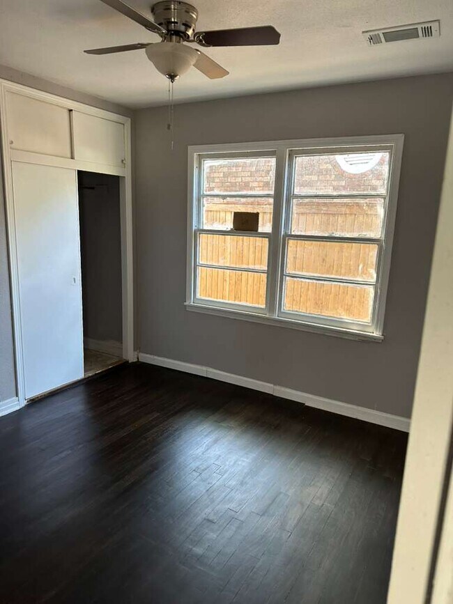 Foto del edificio - 1021 Pryor St