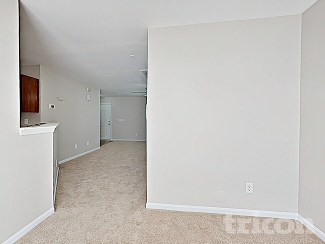 Foto del edificio - 8927 McAdam Way