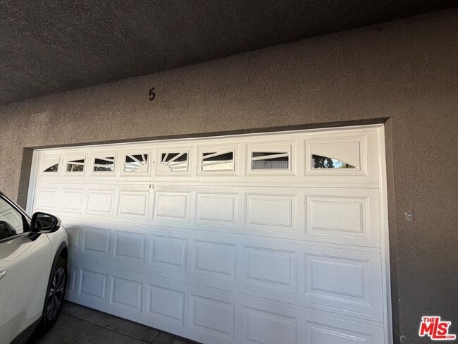 Building Photo - 1210 W 39th St