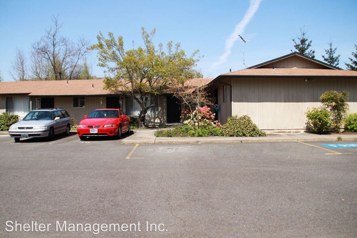 Building Photo - 3811 Lancaster Dr NE