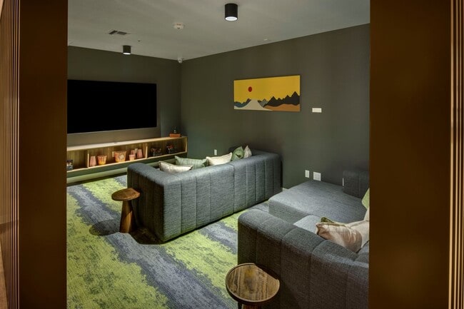 Interior Photo - ShareWESTSIDE