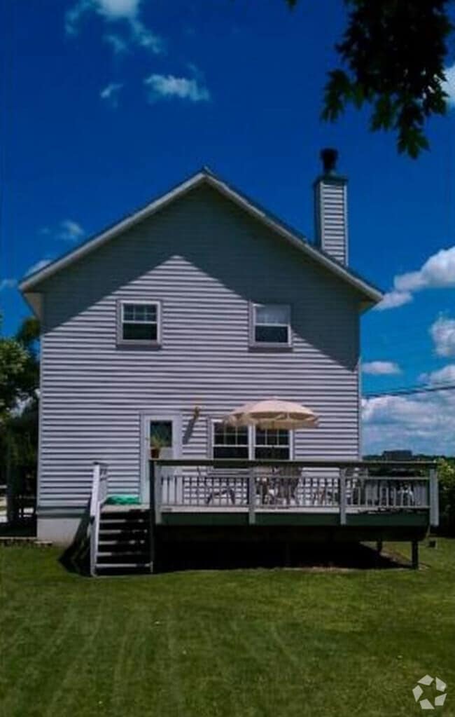 Building Photo - 407 N Cogswell Dr