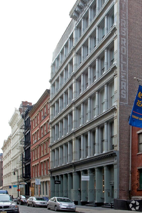 Building Photo - 137 Greene St