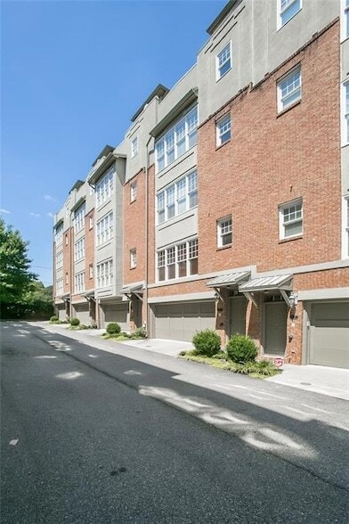 Building Photo - 1381 Parkview Ln