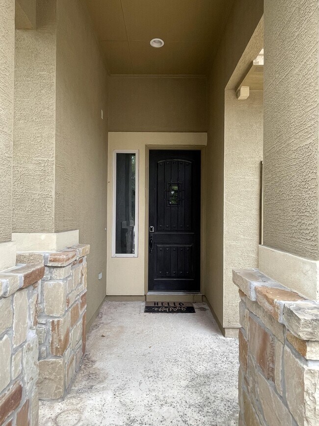 Foto del edificio - 2826 Winter Gorge