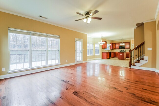 Building Photo - Elegant Home in Lithonia, GA!