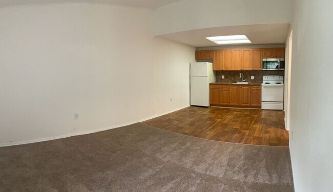 Foto del edificio - Spacious 1/1 in a great Tamarac location! ...