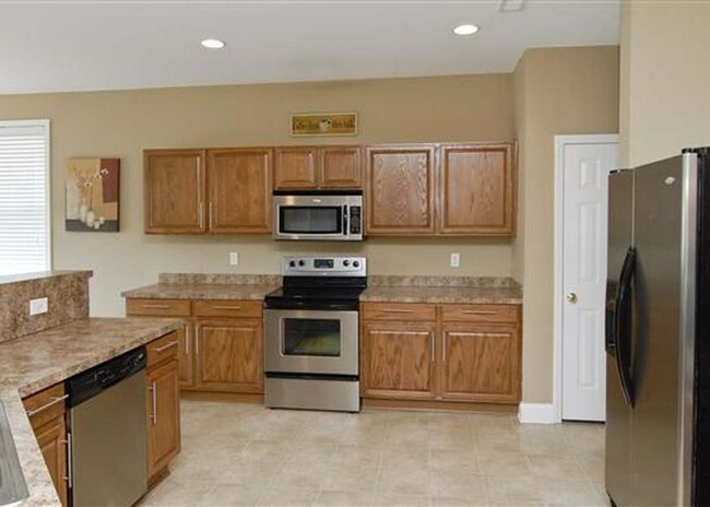 Foto del edificio - Large 4BR/3BA Available May 15th