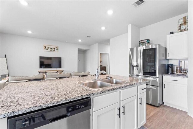 Building Photo - 118 Blanco Dr