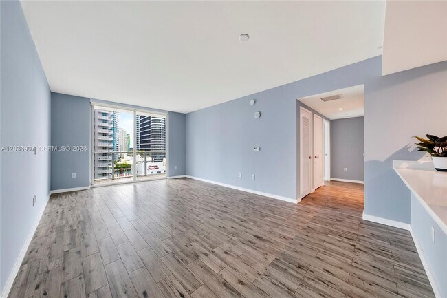 Building Photo - 1100 S Miami Ave