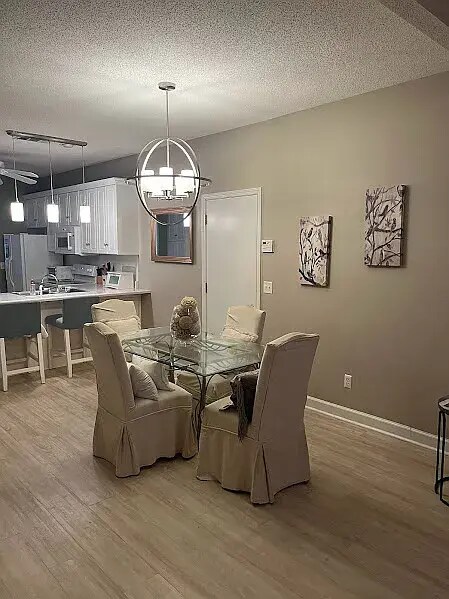 Foto del edificio - 102 Grey Oak Ct