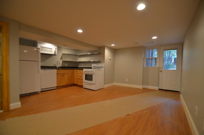Building Photo - 3130 Guilford Ave