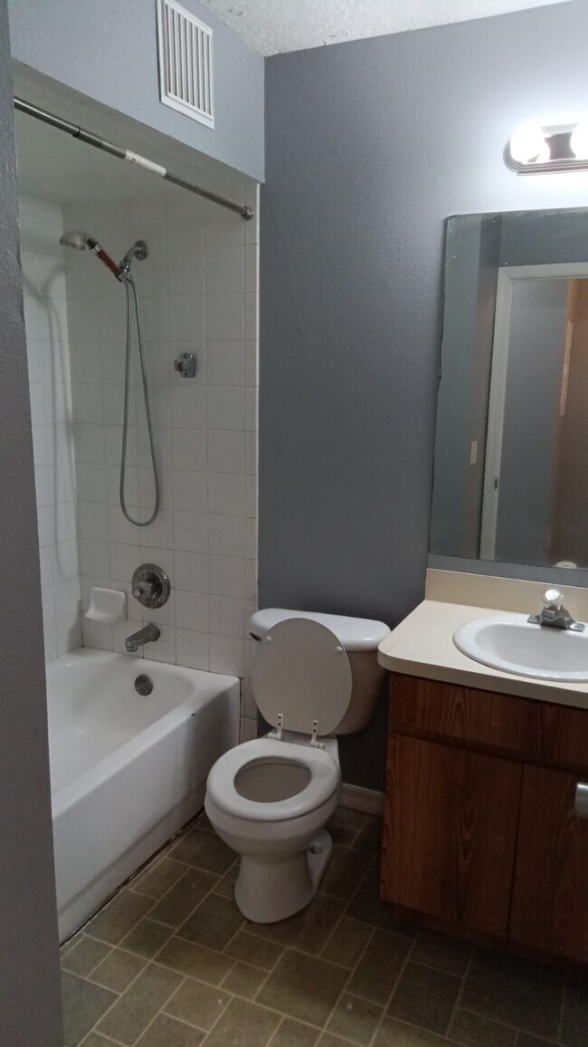 Foto del edificio - 3207 N 49th St