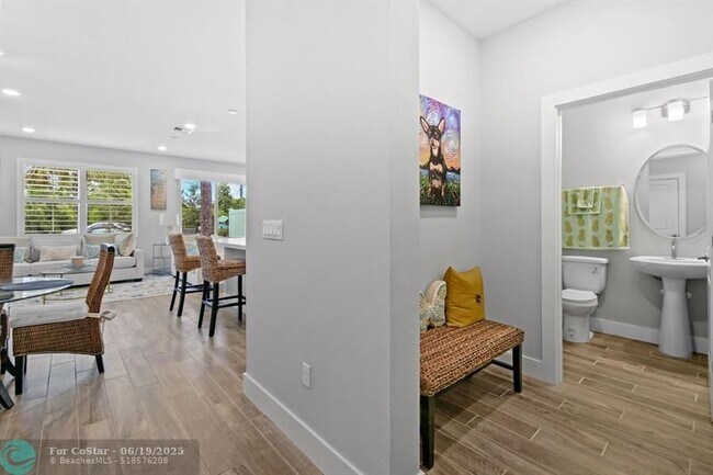 Building Photo - 245 Preserve Trl S