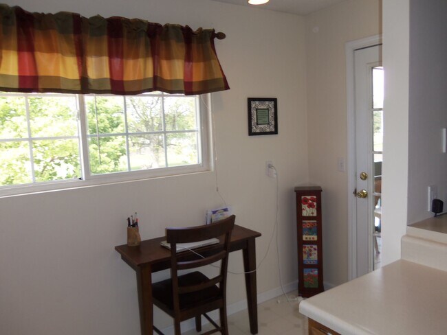 Foto del edificio - 2401 Windward Blvd