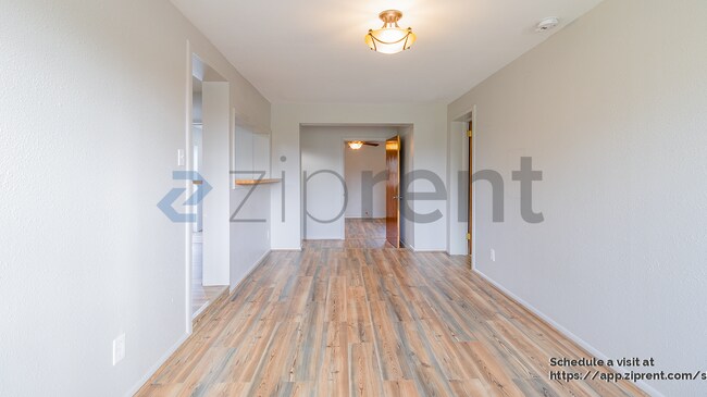 Foto del edificio - 3303 E Grant Ave