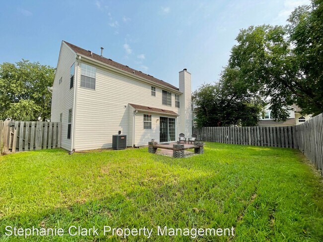 Foto del edificio - 4 br, 2.5 bath House - 912 Summerfield Cre...