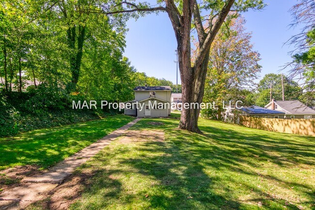 Foto del edificio - 12898 Cleveland Ave NW