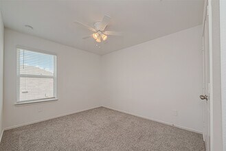 Building Photo - 24330 Elmwood Falls Dr