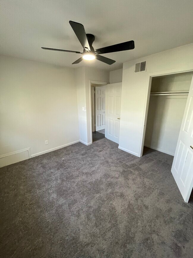 Foto del edificio - 3217 Dunkirk Ave