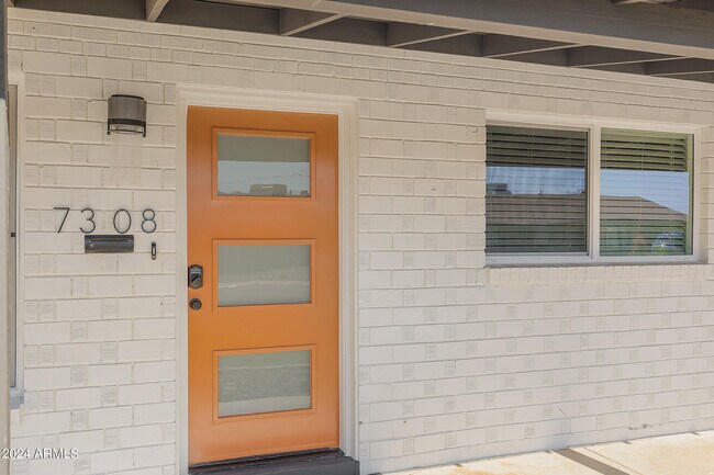 Building Photo - 7308 E Granada Rd