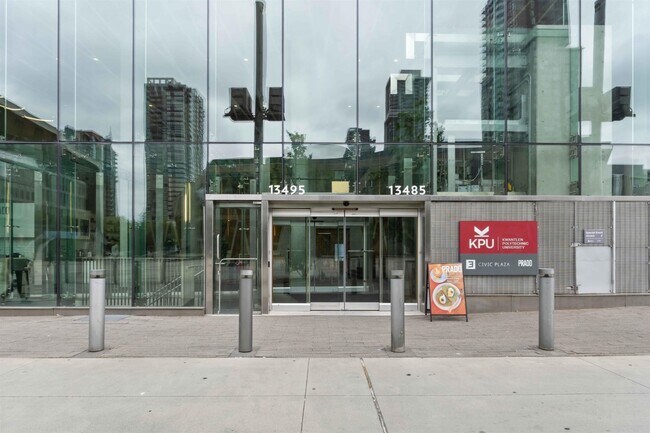 Photo du bâtiment - 13495 Central Av