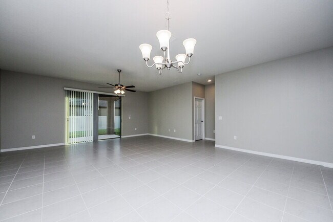 Building Photo - 3900 Trujilo Ln