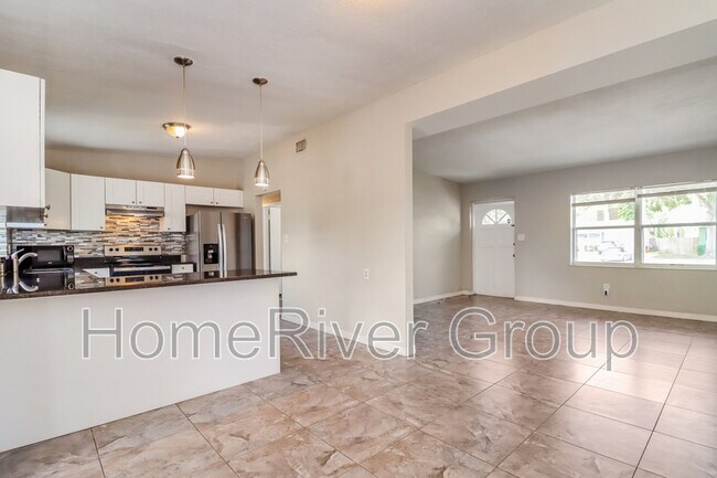Foto del edificio - 1223 45th St N