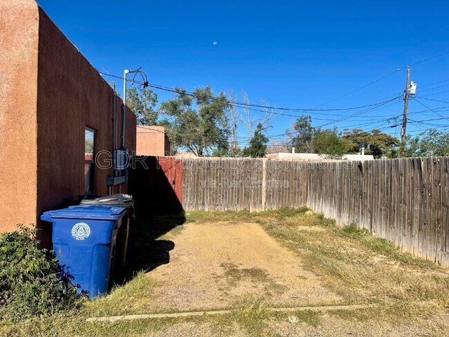 Foto del edificio - 3531 Ross Ave SE