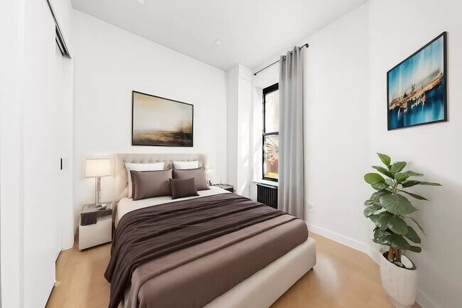 Building Photo - 184 Bleecker Street