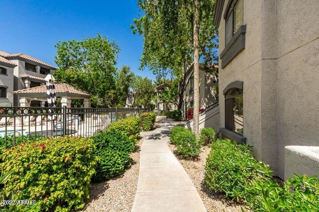 Building Photo - 15095 N Thompson Peak Pkwy