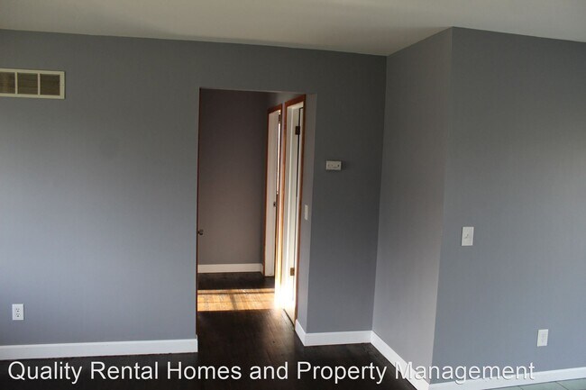 Building Photo - 2 br, 1 bath House - 3505 Ridgecliffe Dr