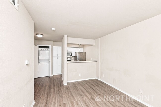 Building Photo - 9520 Royal Ln