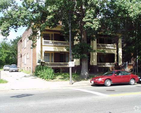 Edificio principal, vista al - Wade Park Apartments