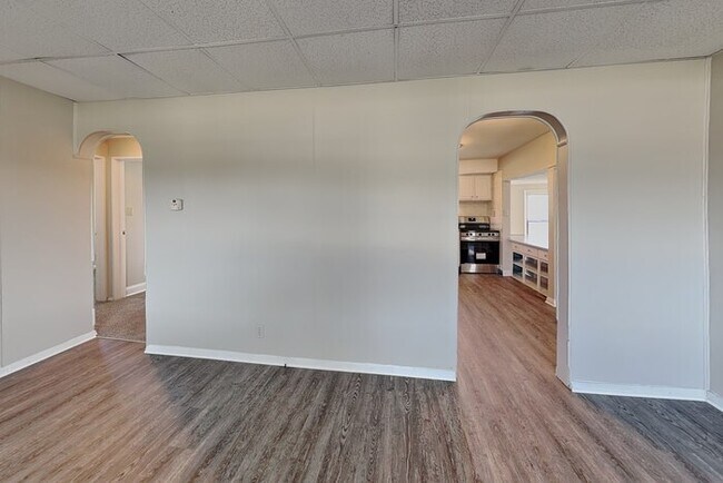 Foto del edificio - 6196 W Morris St