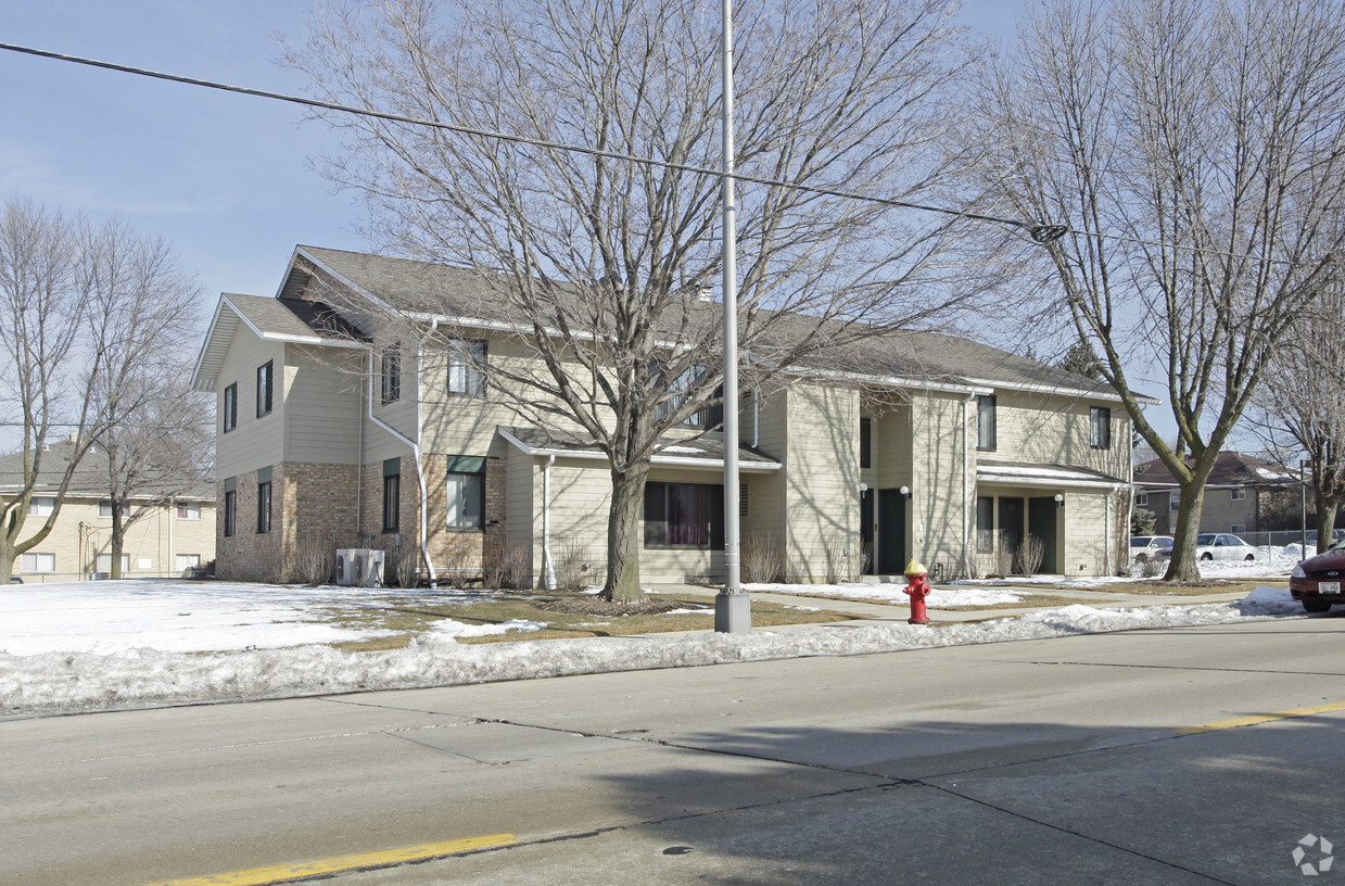 Primary Photo - Washington Square Apartments