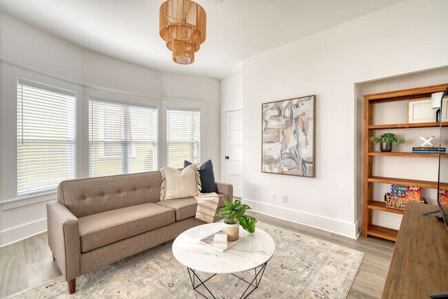 Foto del edificio - 315-317 Northeast Beech Street-ID1309843P