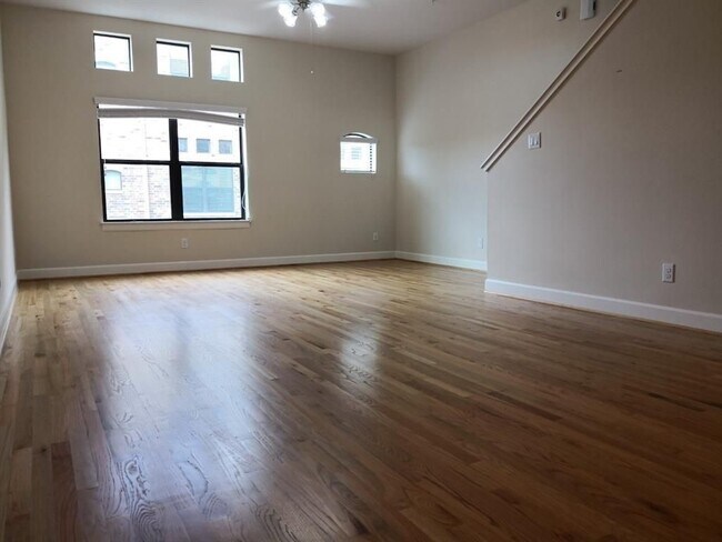 Building Photo - 2710 Hullsmith Dr