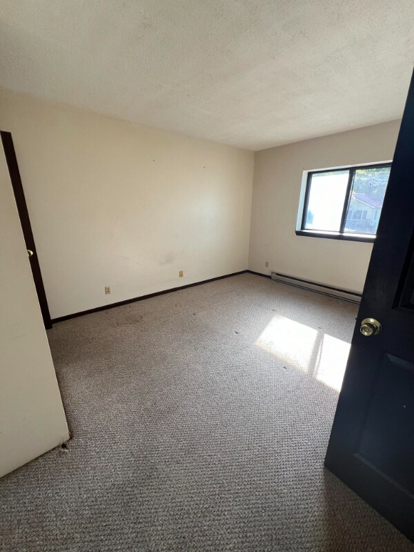 Building Photo - 151 Plum St