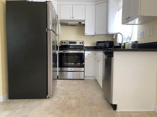 Foto del edificio - 2 bedroom home in Everett Near Recreation ...
