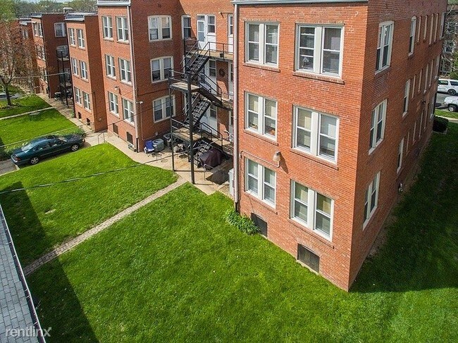 Foto del edificio - 6300 Southwood Ave