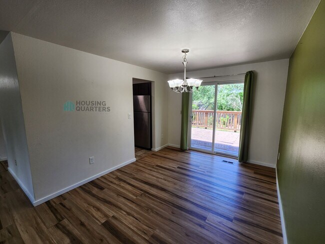 Foto del edificio - Single family home with large back yard!