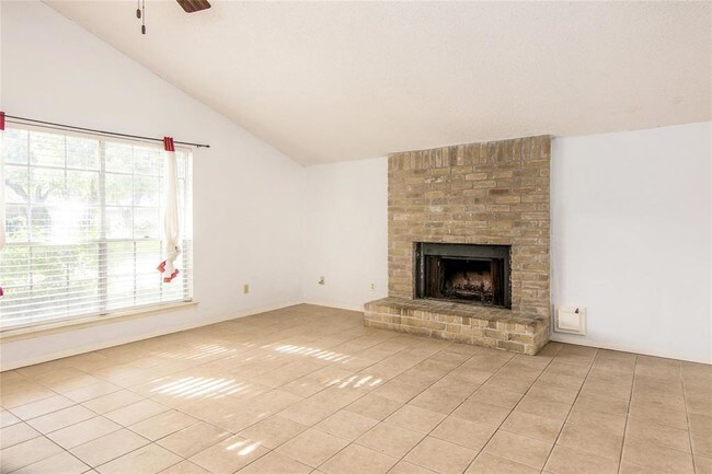 Foto del edificio - 918 Cascade Creek Dr